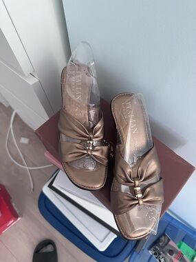 NEW!Italian Shoemakers Metallic Bronze Knot Mules